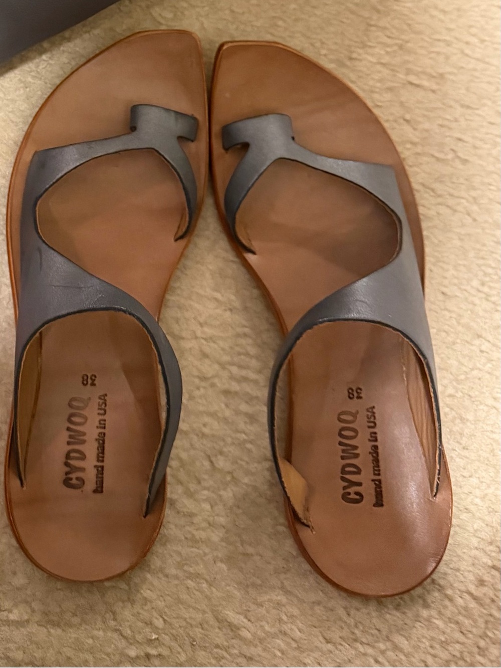 NEW Cydwoq Sundance Women's Gray Leather Slide Key Sandals with Toe Loop size 8